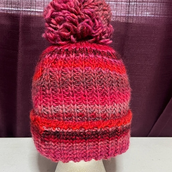 Dillard’s Wool Blend Made In Italy Winter Beanie Hat - Picture 4 of 5